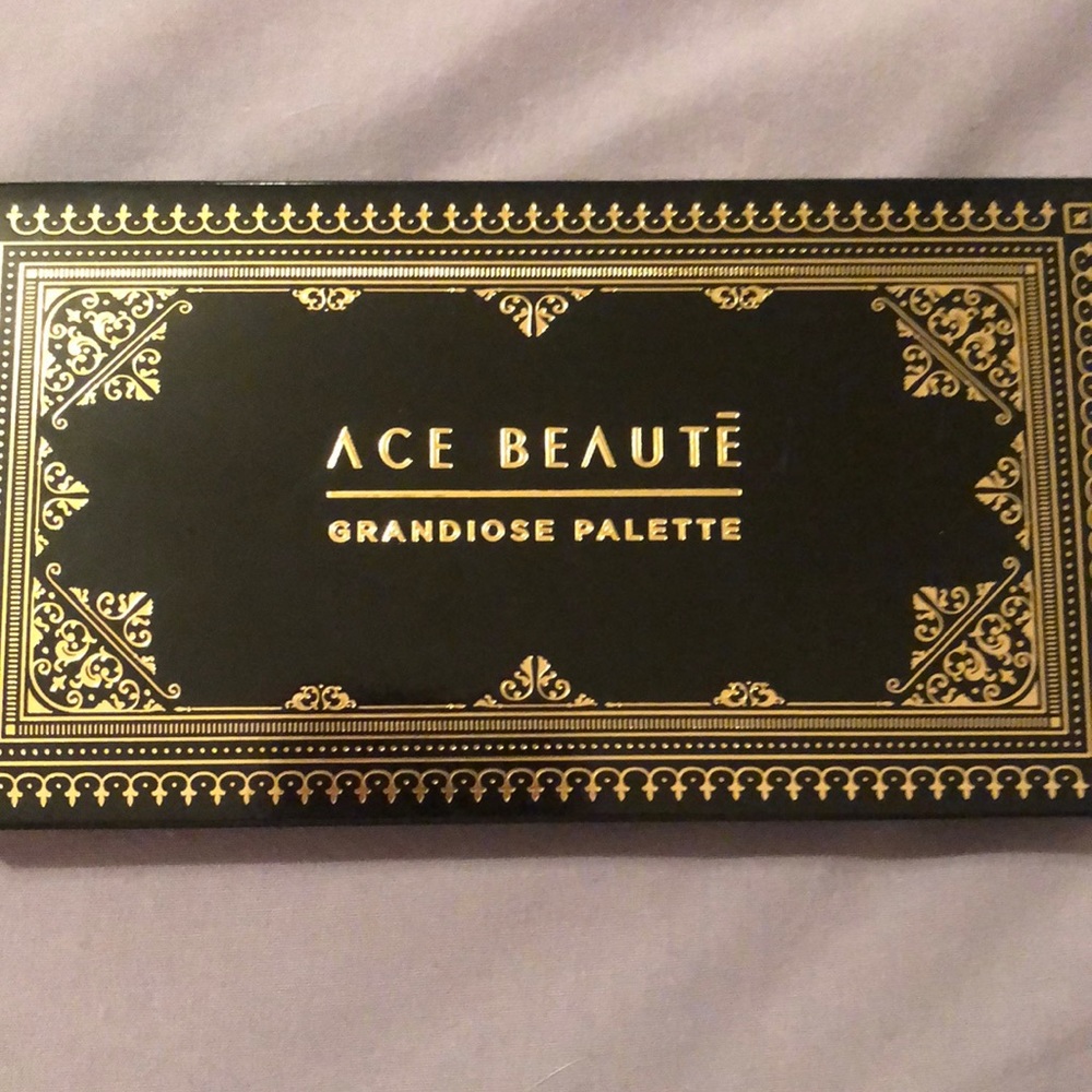 ACE Beaute eye Shadow